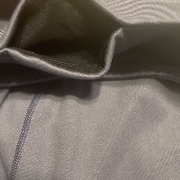 NWOT Victoria's Secret incredible essential legging in lavender size small - Picture 14 of 14